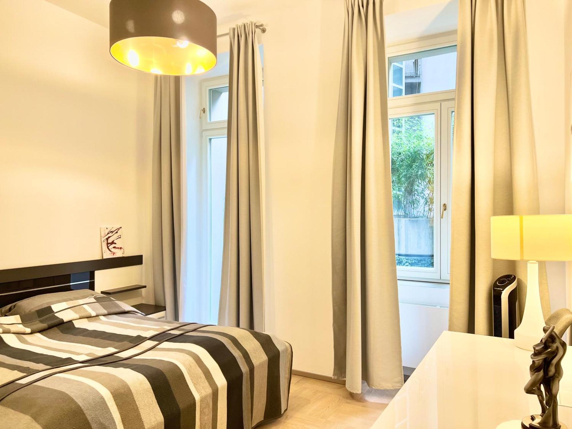 Exclusive Apartment Centrum Прага Екстериор снимка